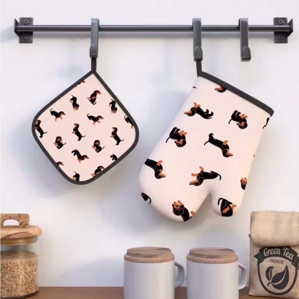 {NEW} Dog Print Oven Mitt and Pot Holder Set